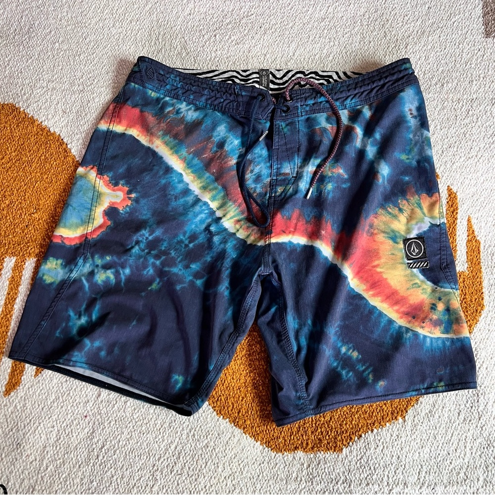 Size 34 Volcom Board Shorts